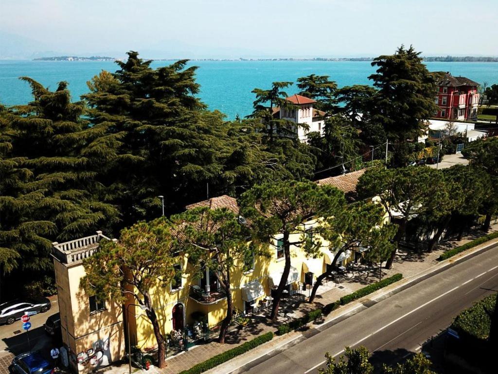 فندق Casa Giulietta ديسينسانو ديل غاردا المظهر الخارجي الصورة